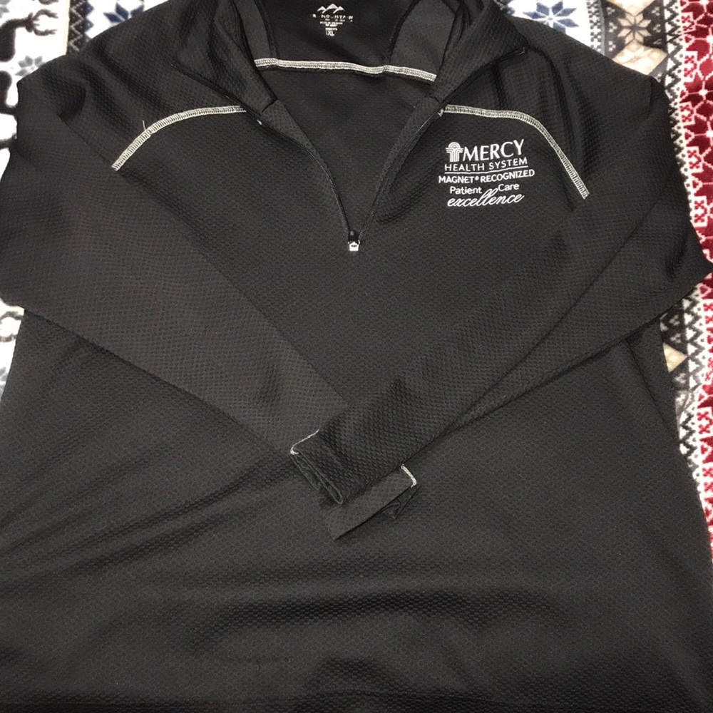 🚑 MERCY HEALTH CARE QUARTER ZIP 🚑